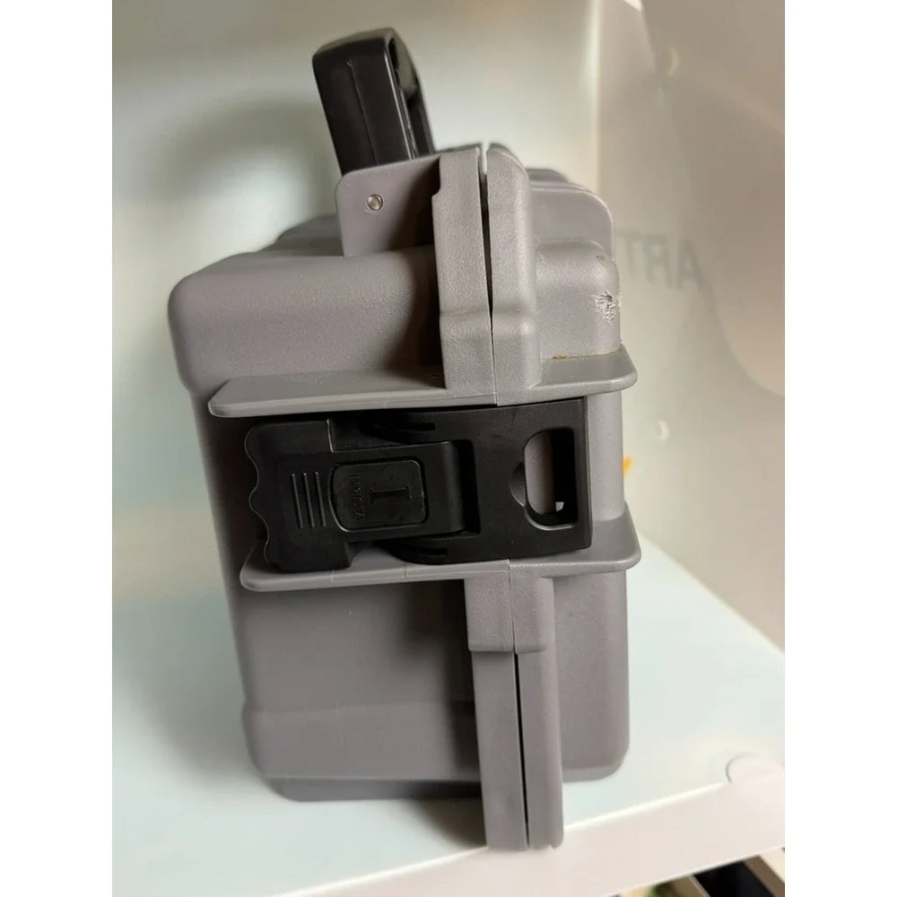 Invicta Impact Watch Storage Case Gray Hard Shell Collector Display Box Foam‎